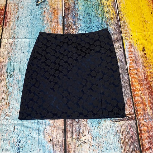Caesar Exclusif Navy Pencil Skirt - Picture 3 of 10